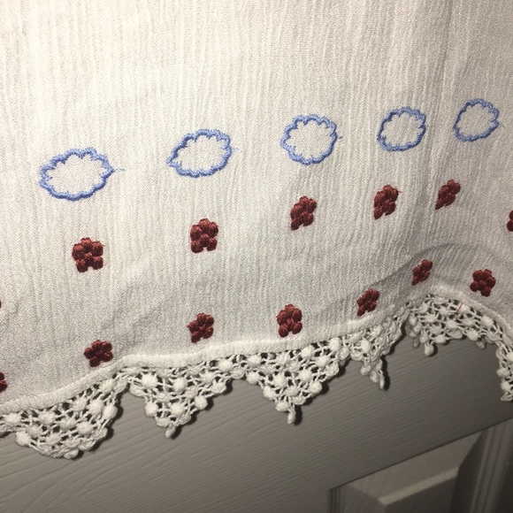 Alatar’d State Embroidered Tunic - Picture 4 of 6